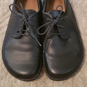Like new oxford lace up footprints birkenstock sho